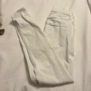 White skinny jeans